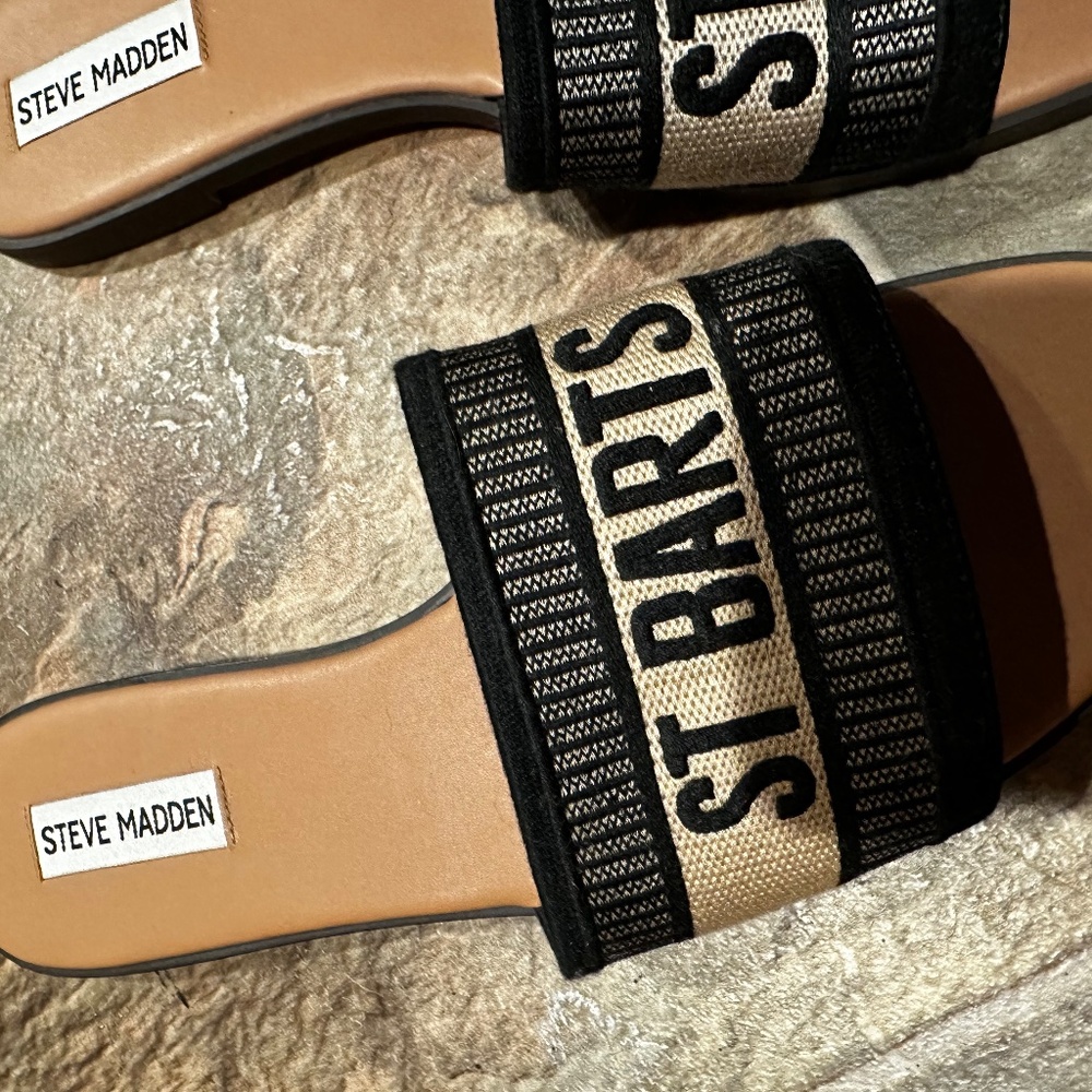 Sandals - Picture 3 of 3